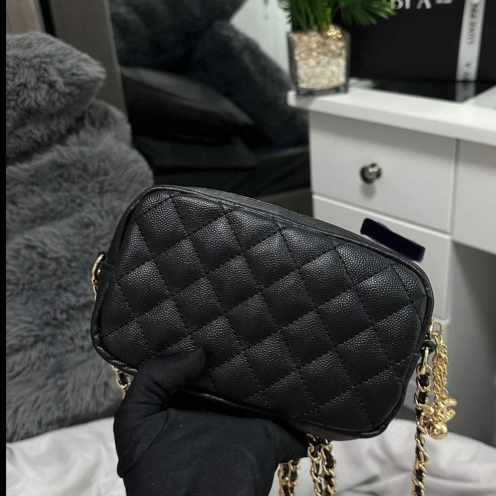 CHANEL Black Quilted Leather Camera Cosmetic Crossbody Bag with Gold Chain - Picture 5 of 7